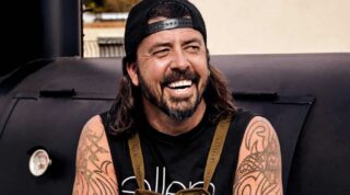 2124 dave grohl de foo fighters pitmasters de bbq