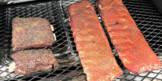 costillas de res y de cerdo al ahumador